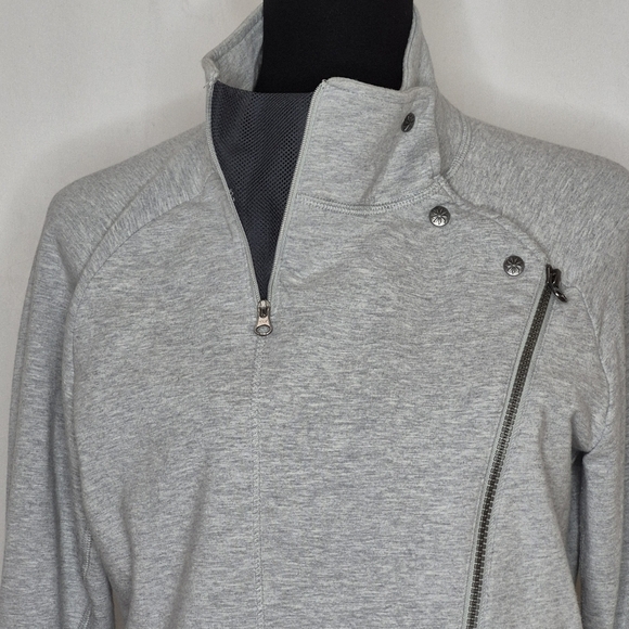 Athleta Womens Gray Asymmetric Full-Zip Snap Collar Jacket w/ Zip Vents - Size M - Picture 6 of 13